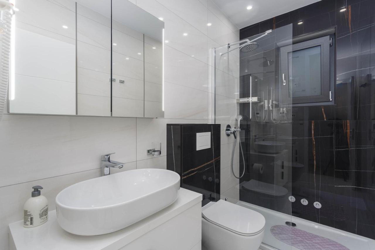 Luxury Residence Luca คิร์ก ภายนอก รูปภาพ