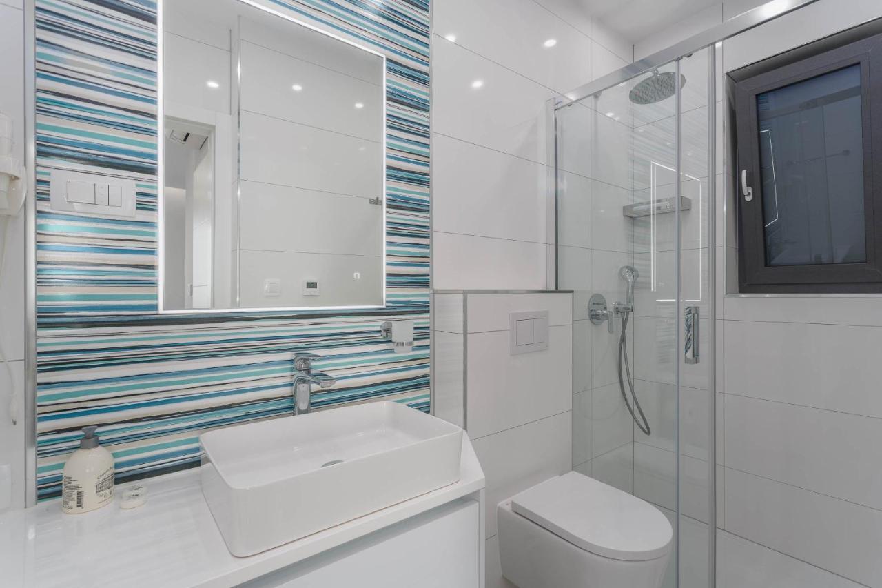 Luxury Residence Luca คิร์ก ภายนอก รูปภาพ